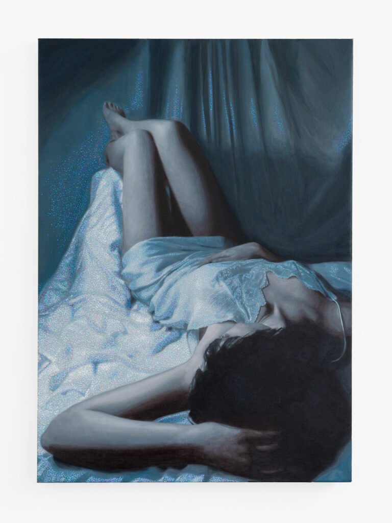 In Unfettered Sheets, 2026
Oil on linen
120 x 85 cm
47.2 x 33.5 in
