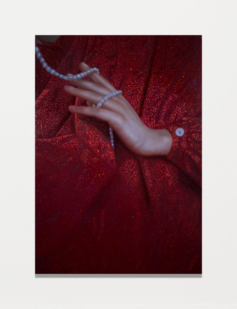 Wound with Pearls, 2025
Oil on canvas
60 x 42 cm
23.5 x 16.5 in